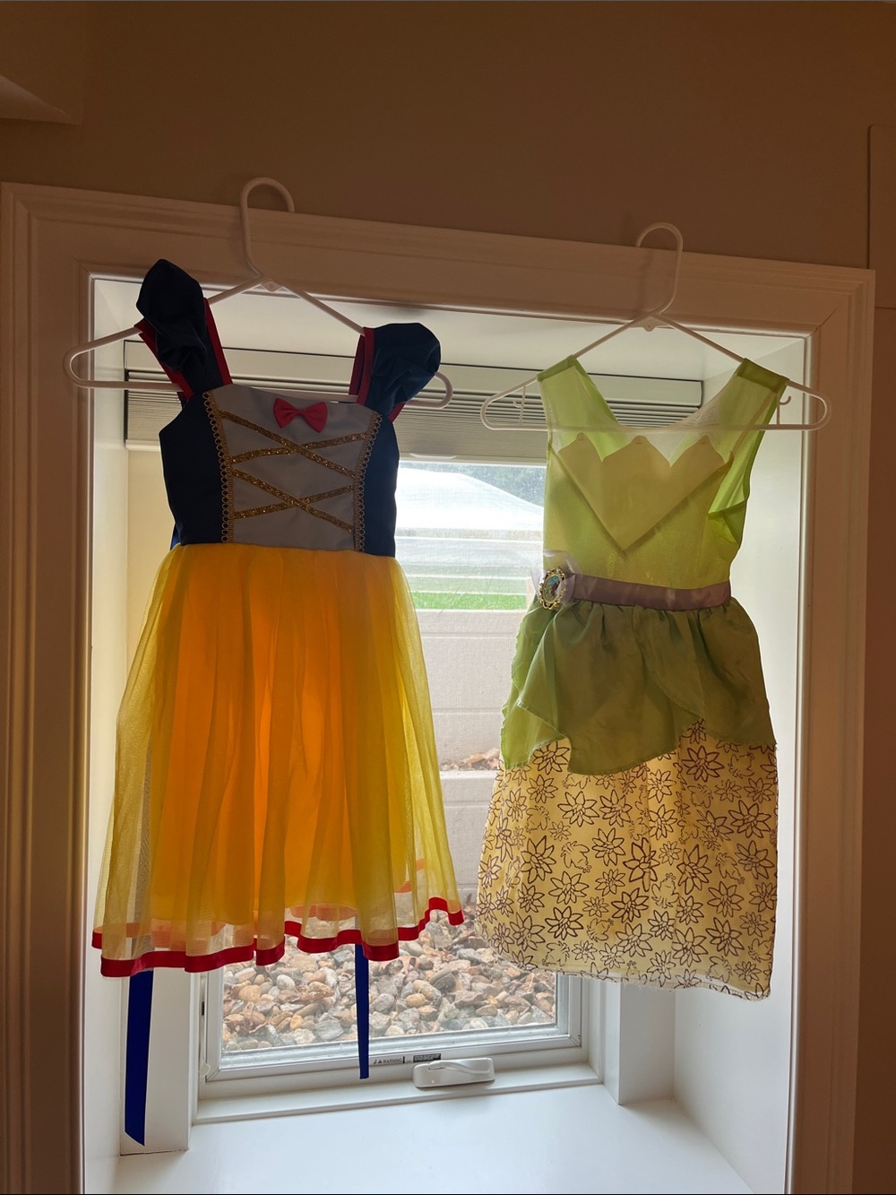 Disney girls princess play dresses size 4-6.